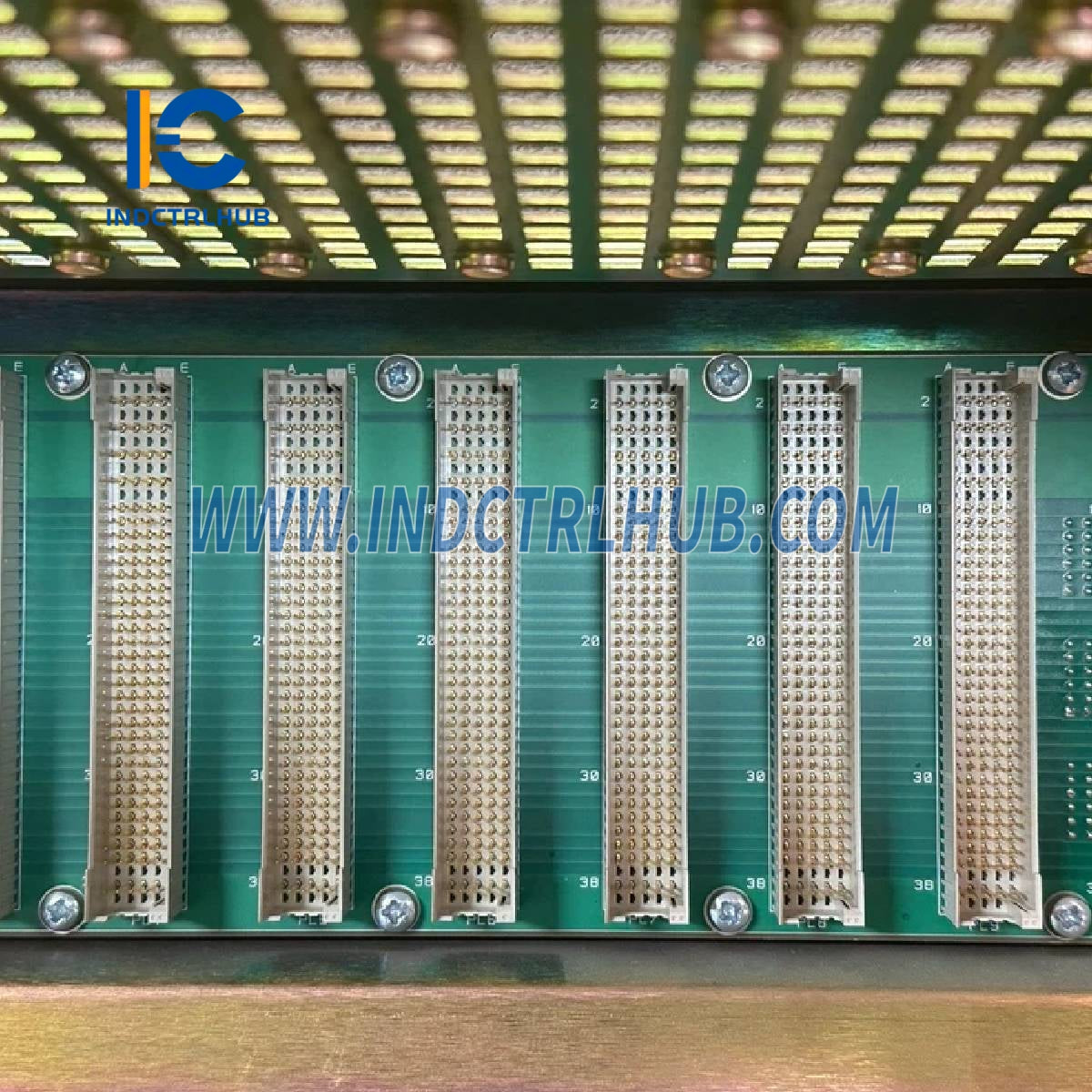 ICS Triplex T8100 dôveryhodný TMR riadiaci podvozok