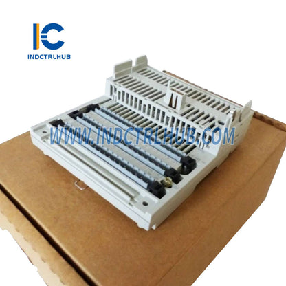 Schneider 170ADI74050 Discrete input module Modicon Momentum